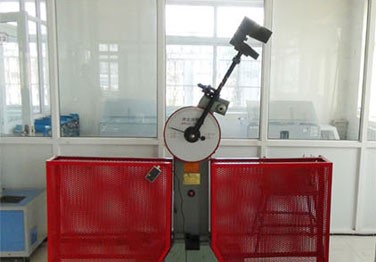 冲击试验机